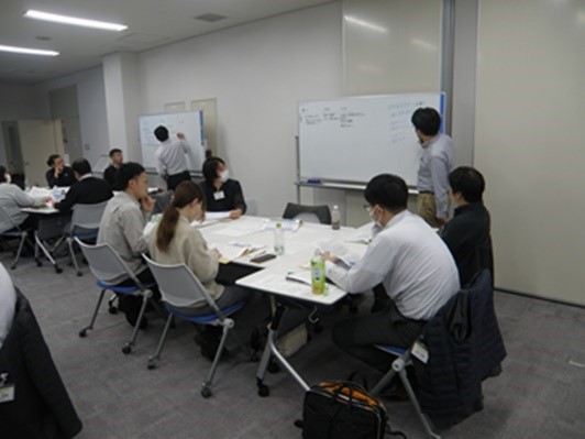 No.30「中堅管理者研修（11月開講）」研修風景2