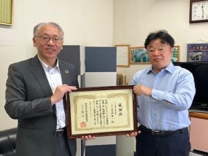 右：ハリマ産業株式会社　大久保謙一代表取締役