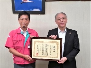 左：佐渡精密株式会社　末武和典代表取締役社長