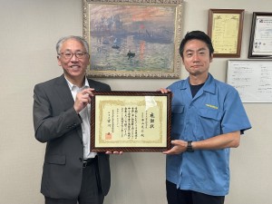 右：サンライズ工業株式会社　中山晃宏代表取締役