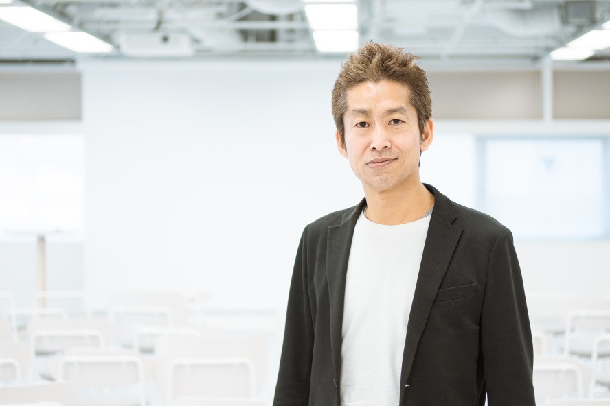 加藤貞顕CEOの顔写真
