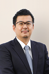 アドバイザー鈴木悠介の写真